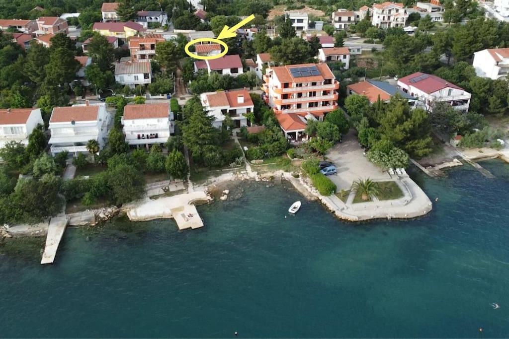Apartmani Lana, 40 metara do mora, Seline (4+1) - B&B