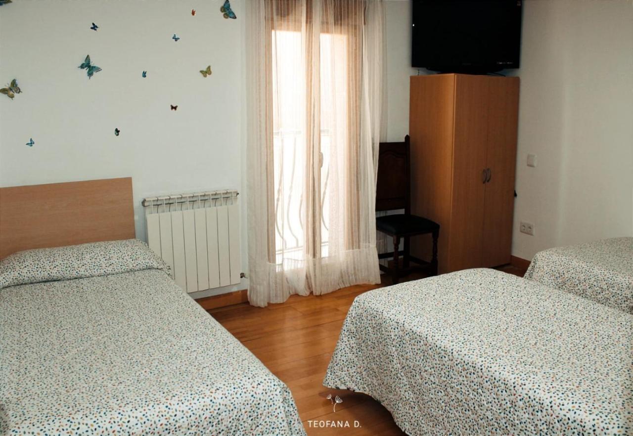 Economy Triple Room with Shared Bathroom