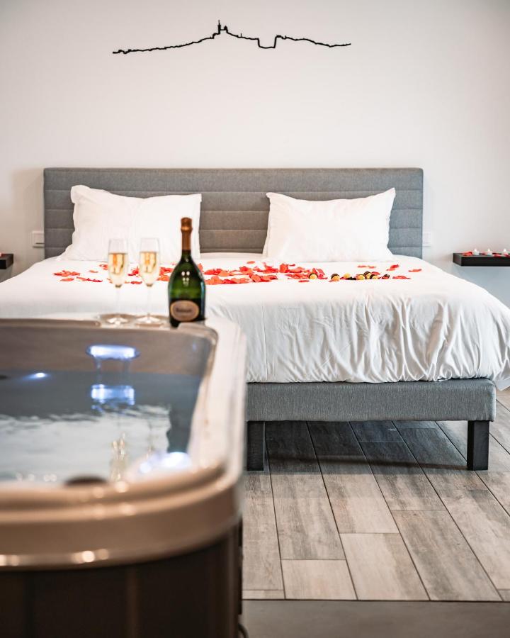 B&B Marseille - LoveNest Marseille - Bed and Breakfast Marseille