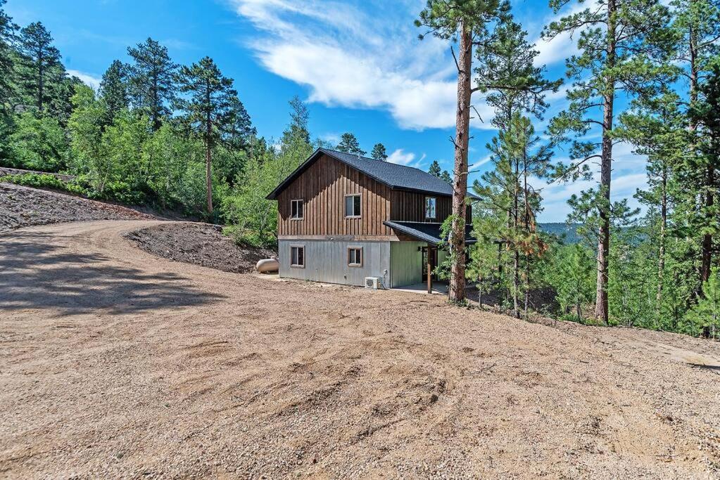 High Mountain Rustic Cabin Hot Tub Game Loft - B&B Lead