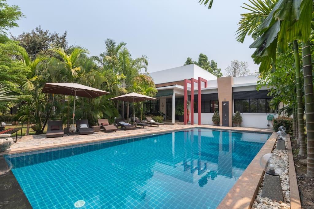 Countryside Villa, 2 Bedroom Villa, Infinity Pool and maid service - Chambres d’hôtes