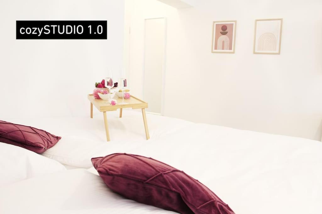 B&B Duisburg - SECRET HIDEAWAYS cozySTUDIO 1 superior Apartment mit WiFi l 450m bis Uni l Zoo - Bed and Breakfast Duisburg