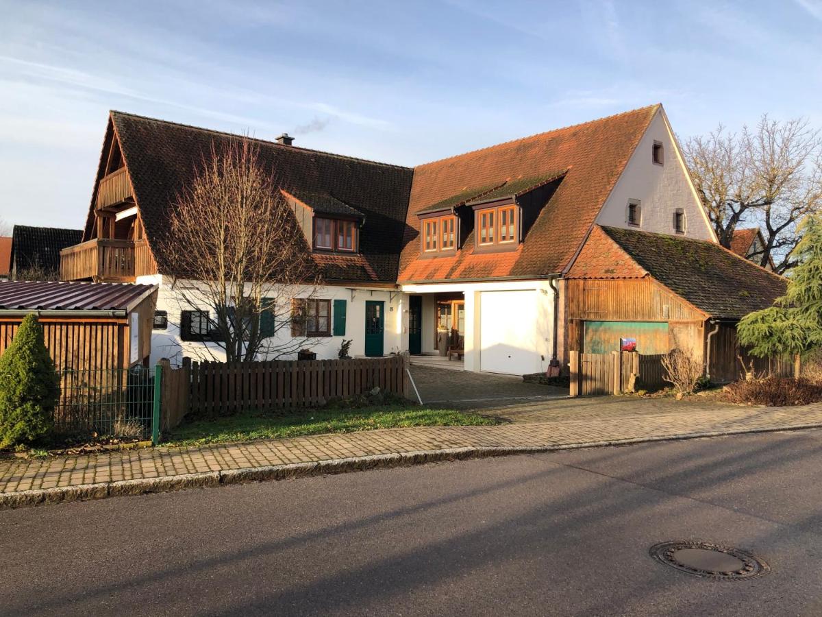 B&B Gunzenhausen - Fewo Pflaumi 1 - Bed and Breakfast Gunzenhausen