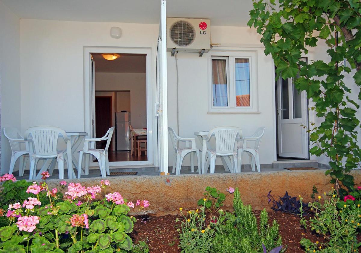 Apartments Near Old Town - B&B