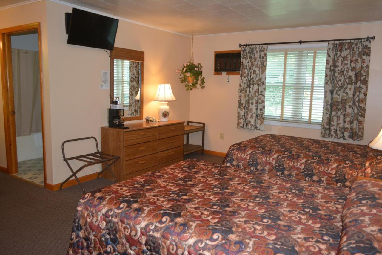Double Room with Two Double Beds - Non-Smoking