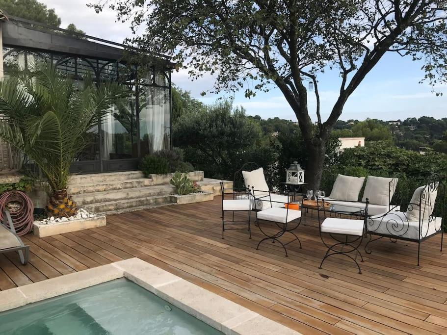 Maison Villa Provence Villeneuve les Avignon piscine vue Mont Ventoux - Chambres d’hôtes Villeneuve-lès-Avignon