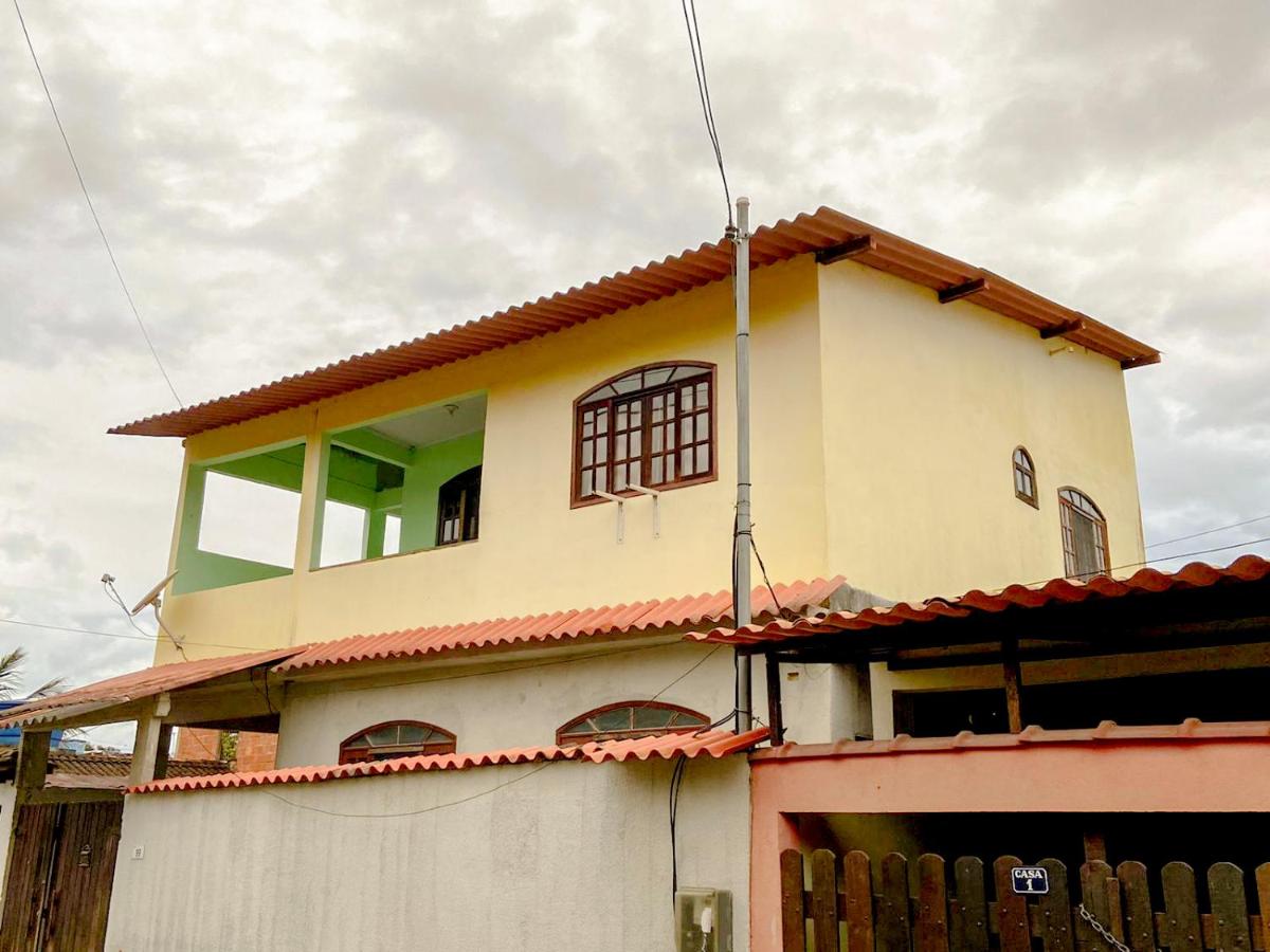Casa na prainha de Mambucaba. Uma quadra do mar. - B&B