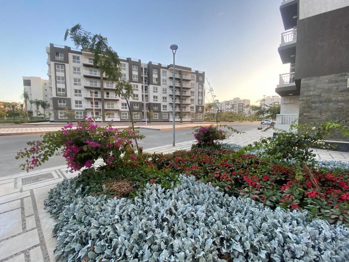 Luxury Inn: 3BR Amazing View in Madinaty12 - B&B