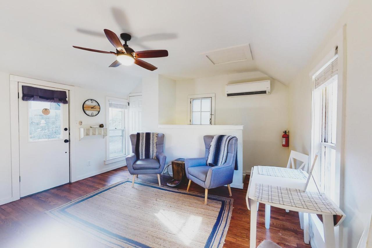 One Bedroom Apartment
