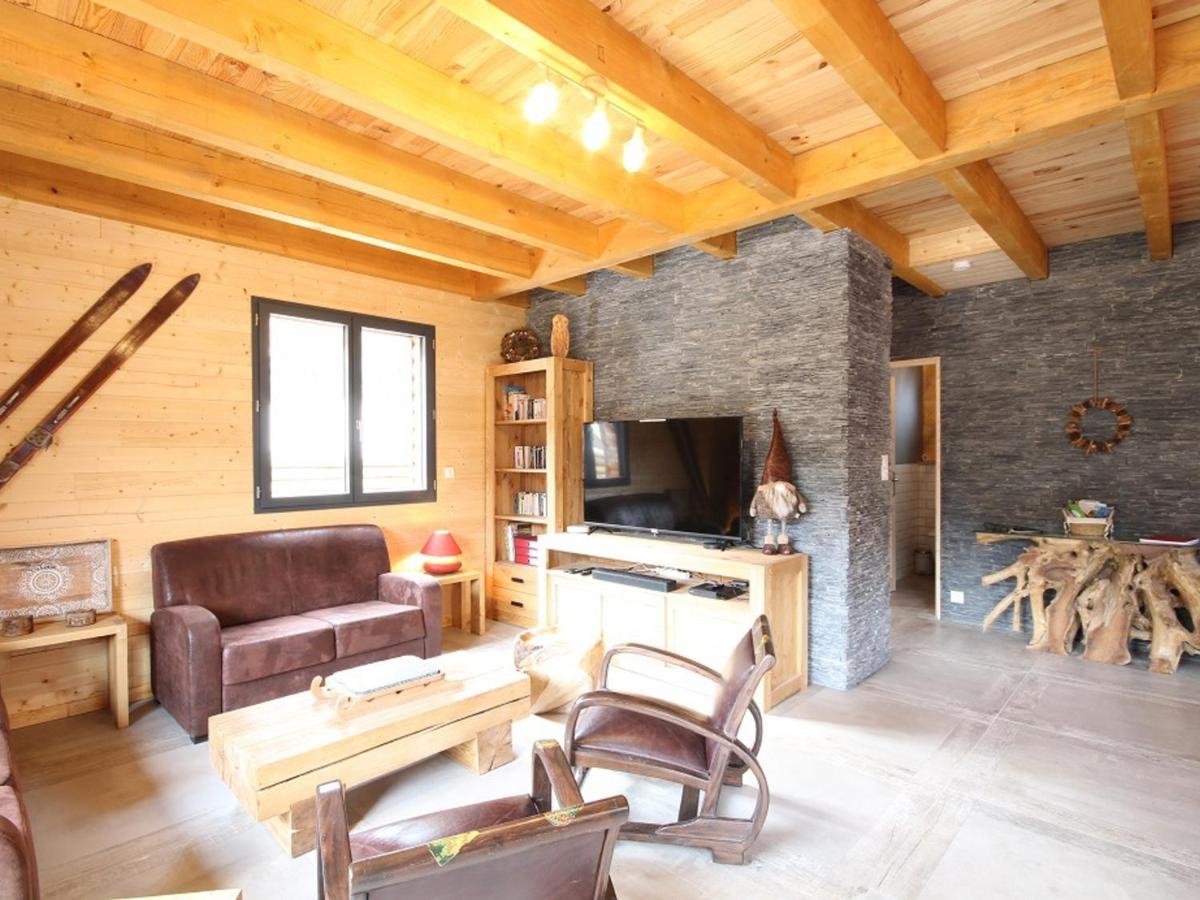 Le Mont-Dore: Splendide Chalet 5 Chambres avec Terrasse, Garage Double, et WiFi - FR-1-608-188 - B&B