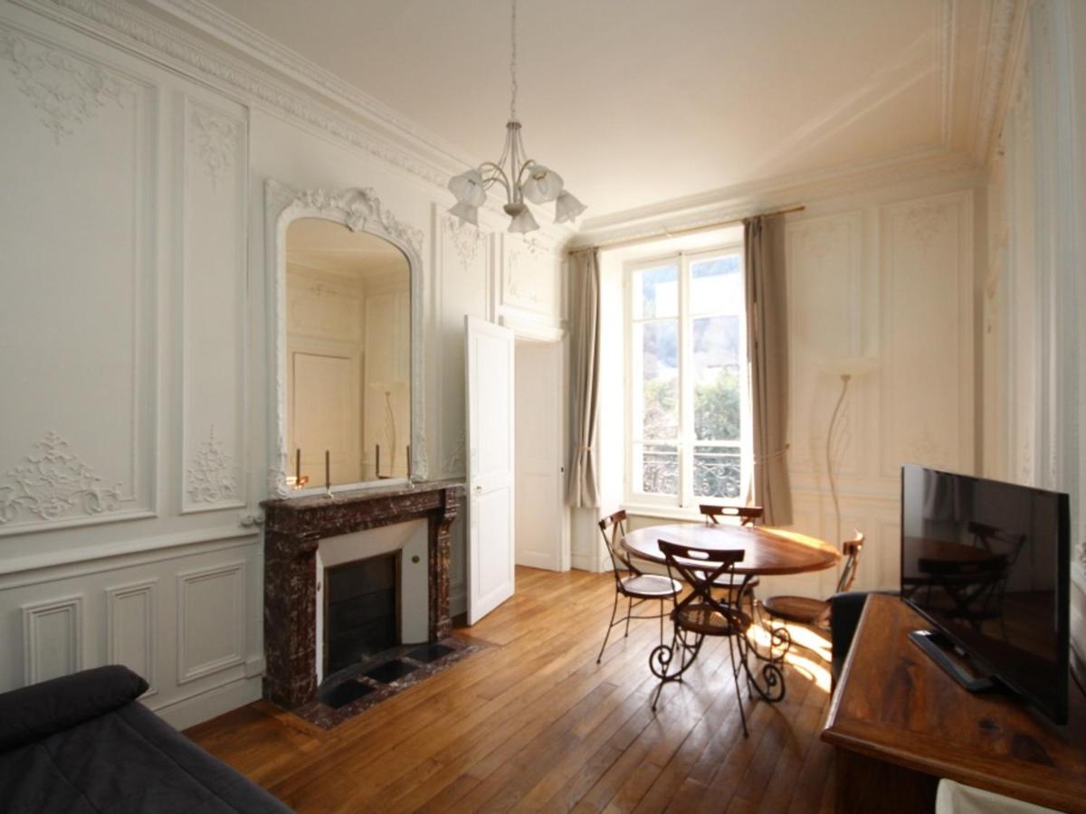 Appartement lumineux T2 avec kitchenette équipée, lave-linge et ascenseur - FR-1-608-108 - B&B