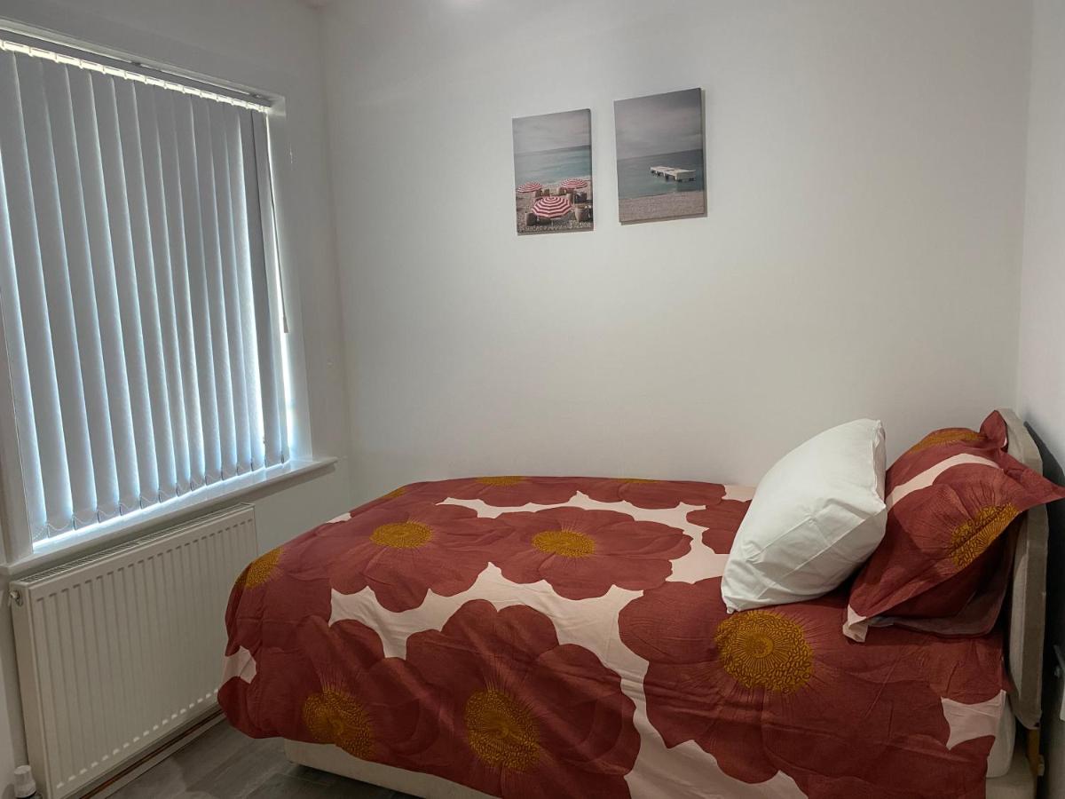Single Room with Shared Bathroom