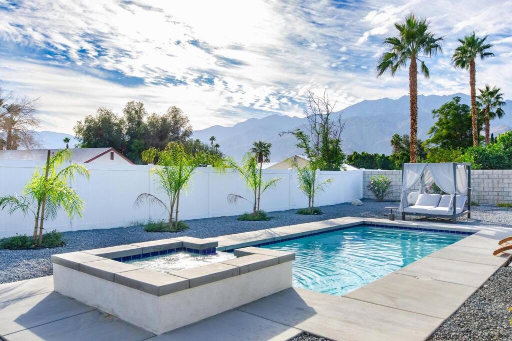 B&B Palm Springs - Cozy Palm Springs Home with Pool Spa moutain view 3675 - Bed and Breakfast Palm Springs