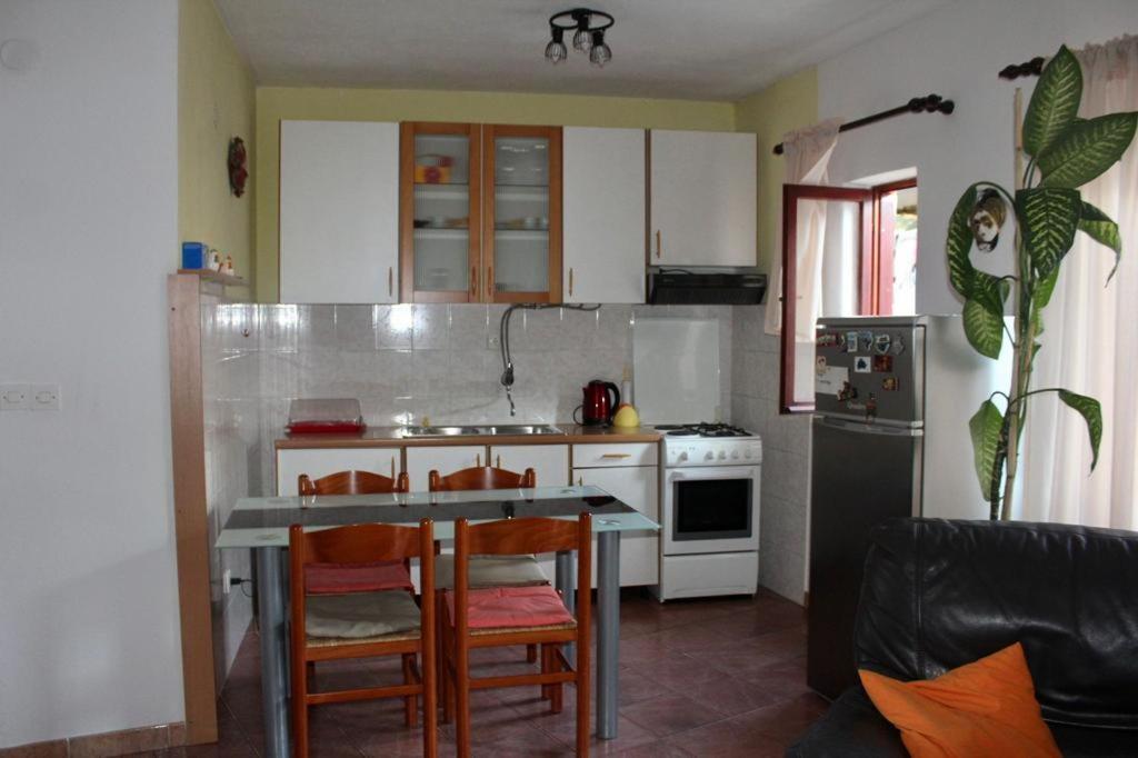 Apartment Mirjana - B&B Marina