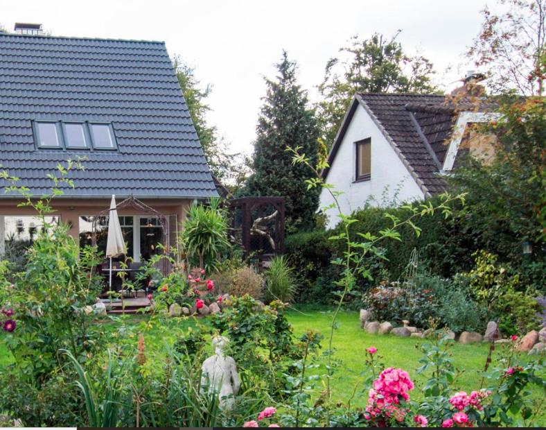 Dachgeschosswohnung Scharbeutz mit Garten - B&B