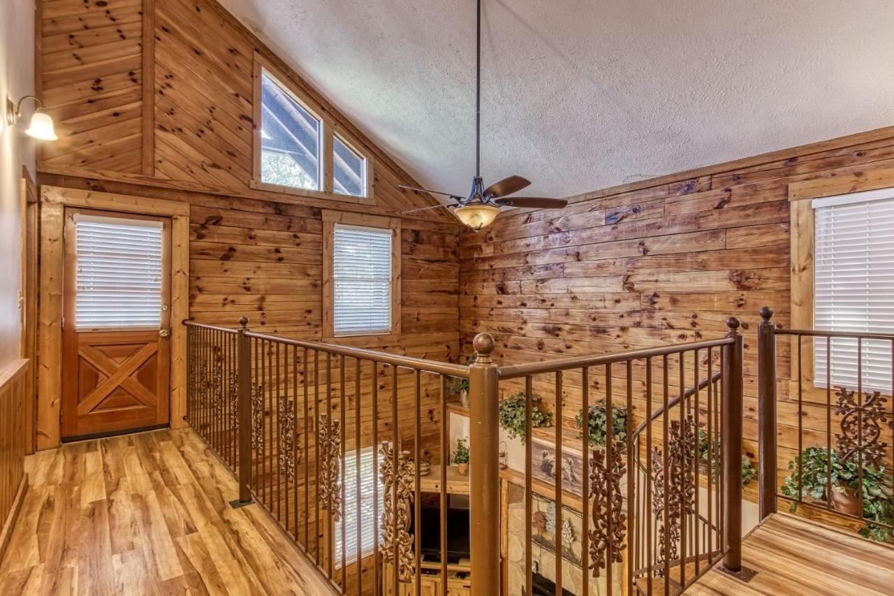 ER15 - A Bears Life Great location - Close to town! cabin - Chambres d’hôtes Pigeon Forge