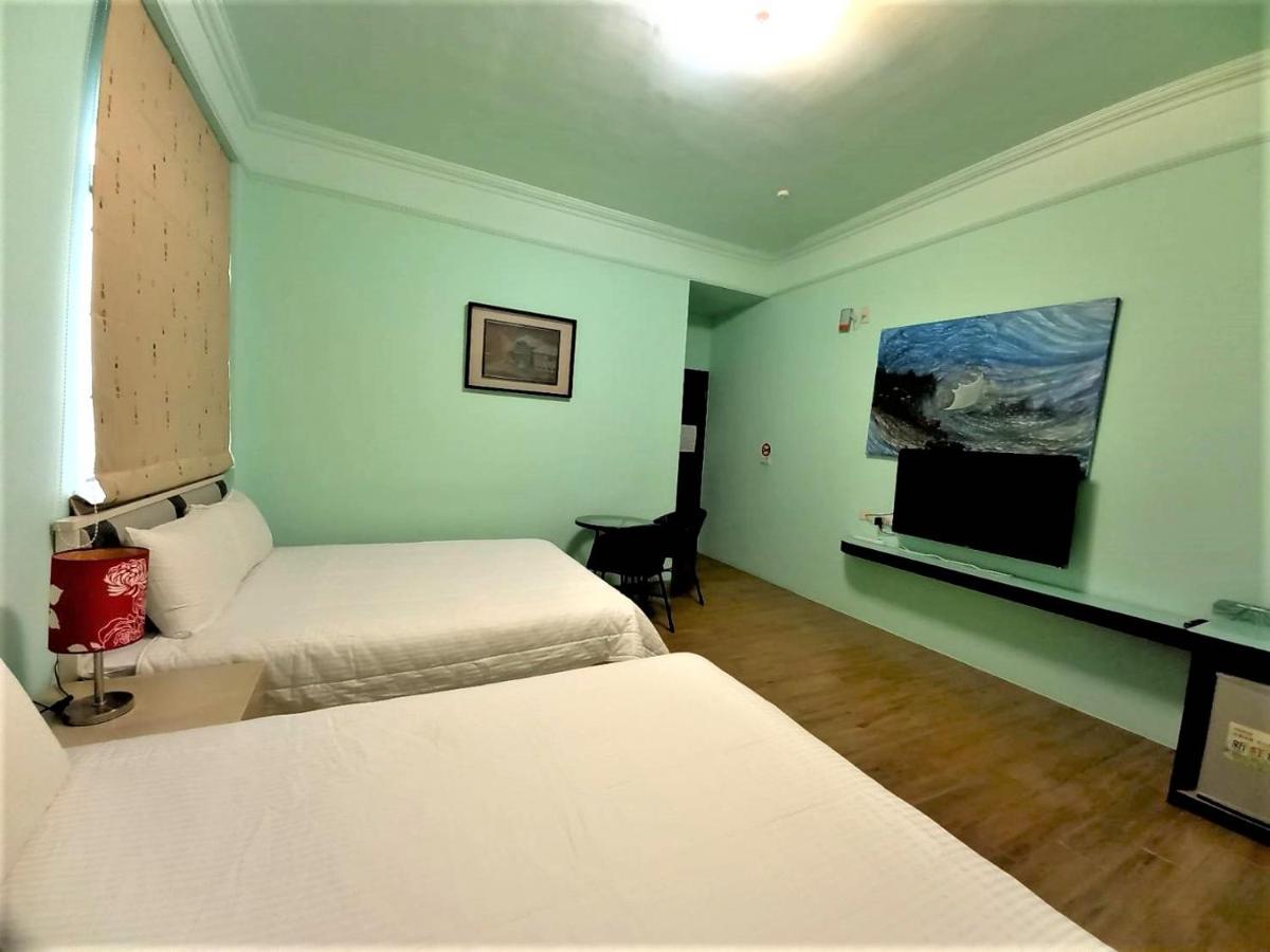 Double or Twin Room with Mountain View
