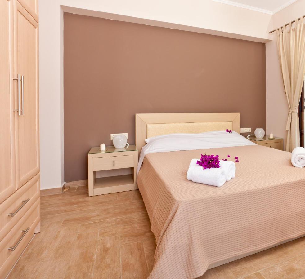 Deluxe Double Room with Two Balconies and Mountain View