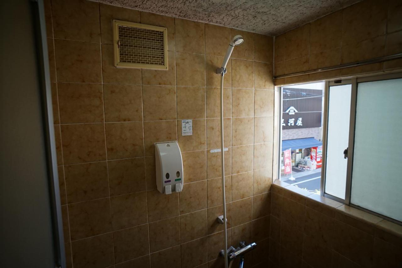 Habitación Individual con baño compartido