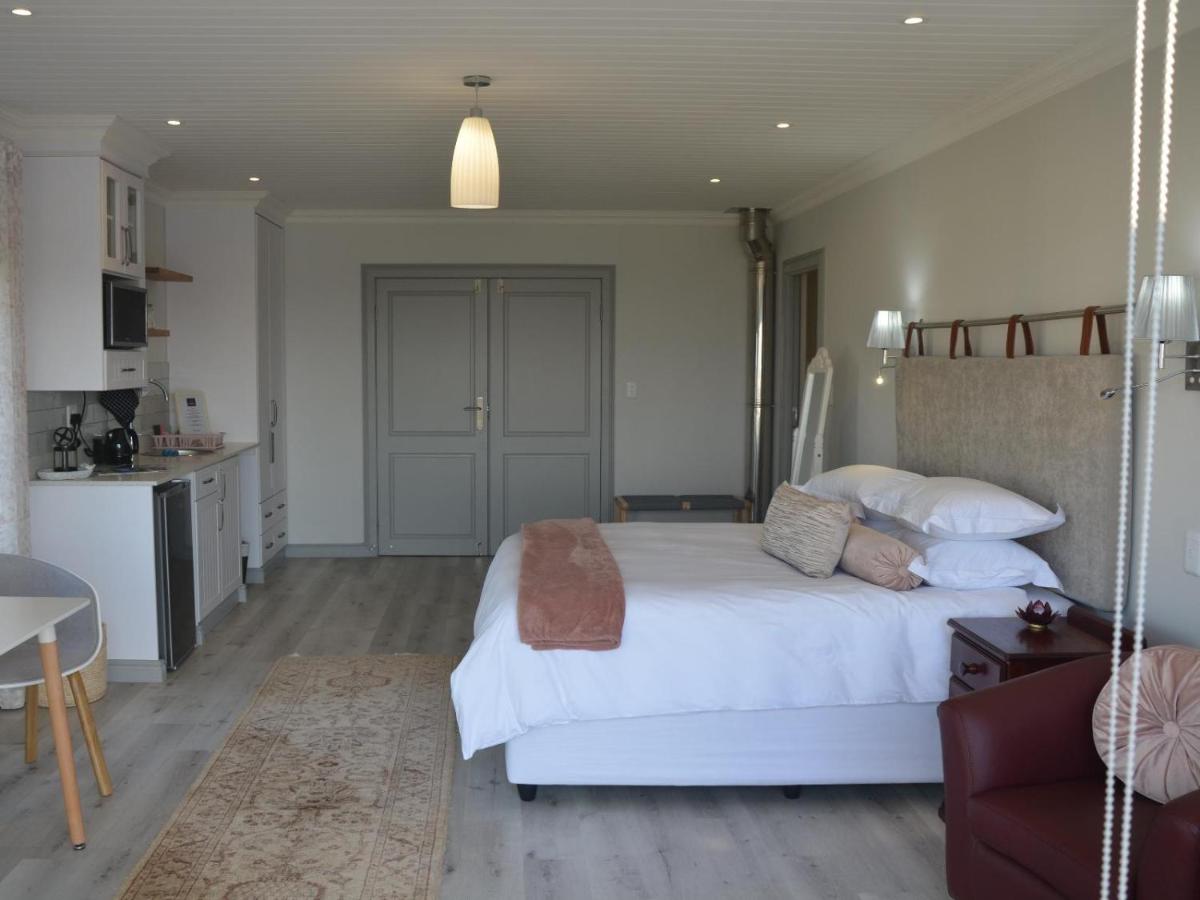 Honeymoon Suite