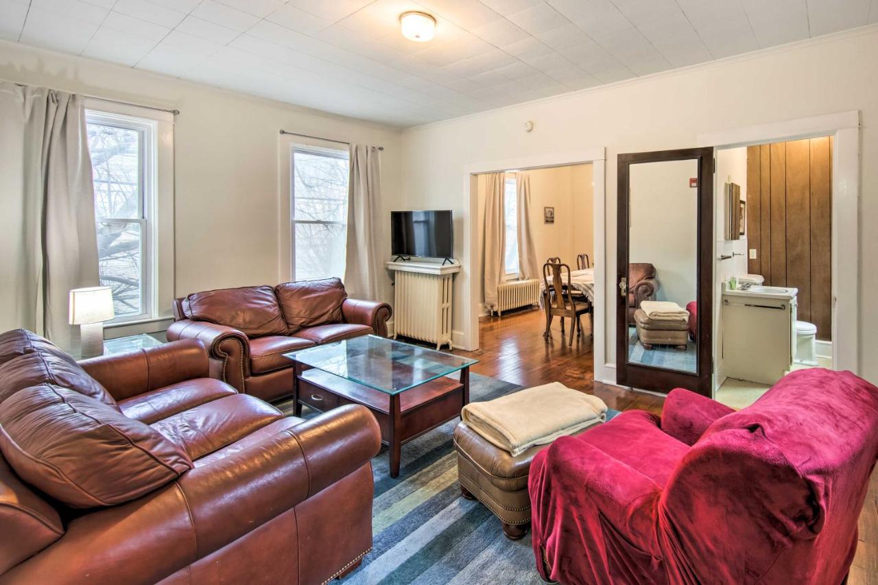 Roomy Lancaster Home Walk to Dtwn and Hospital - B&B