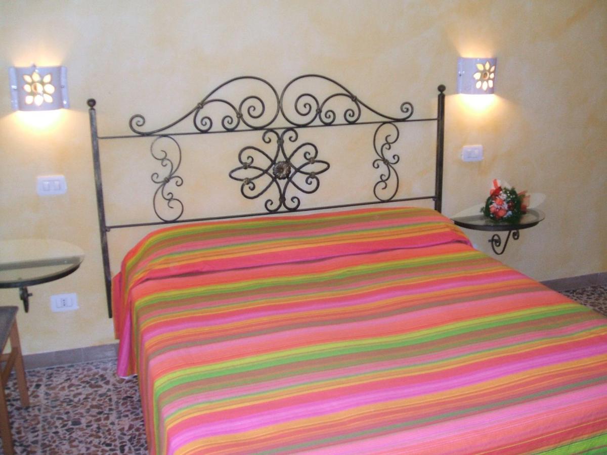 Su Ghindalu Guesthouse - Ferienwohnung Villanova Monteleone