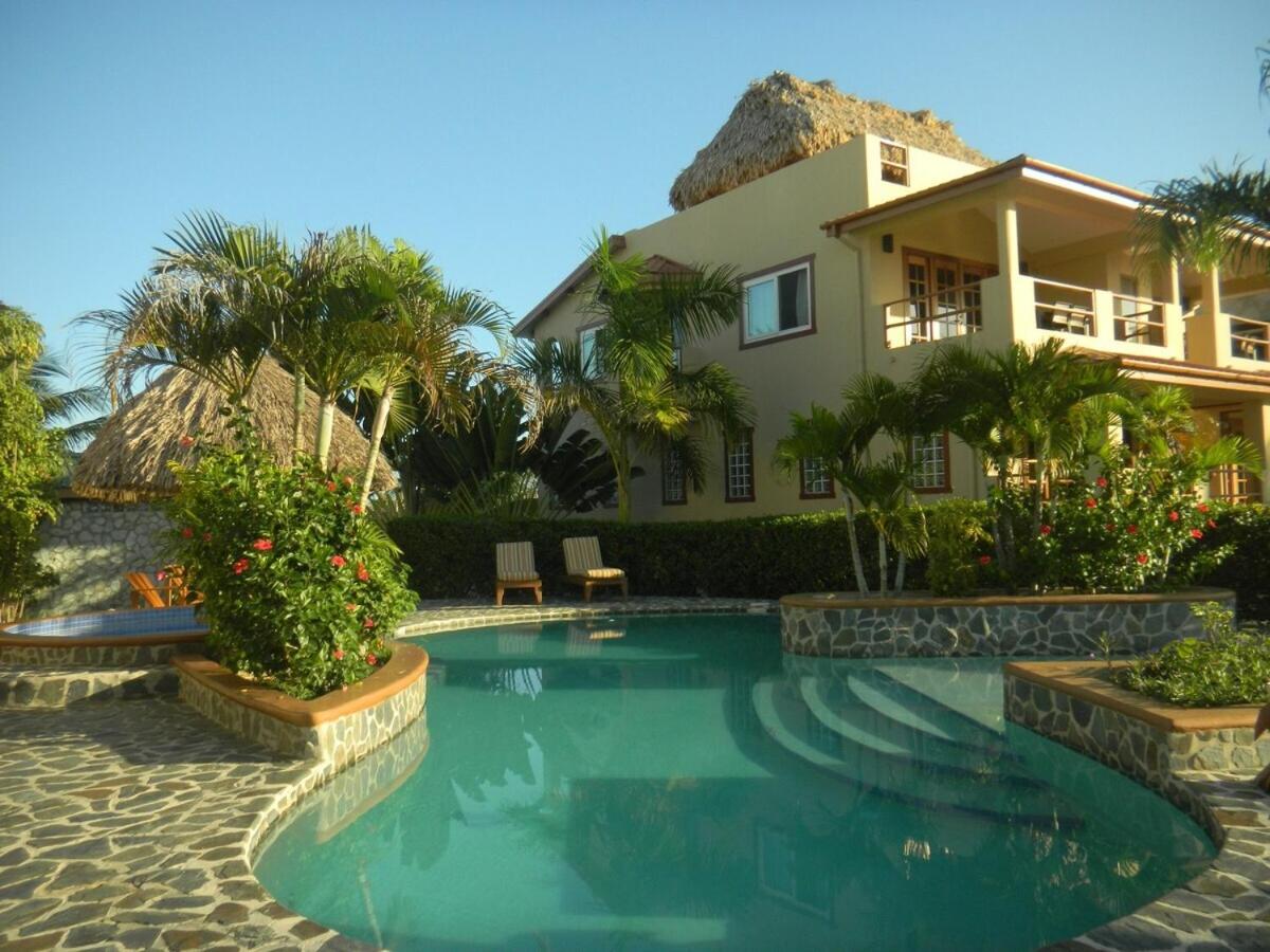 Placencia Pointe Townhomes #5 - Chambres d’hôtes