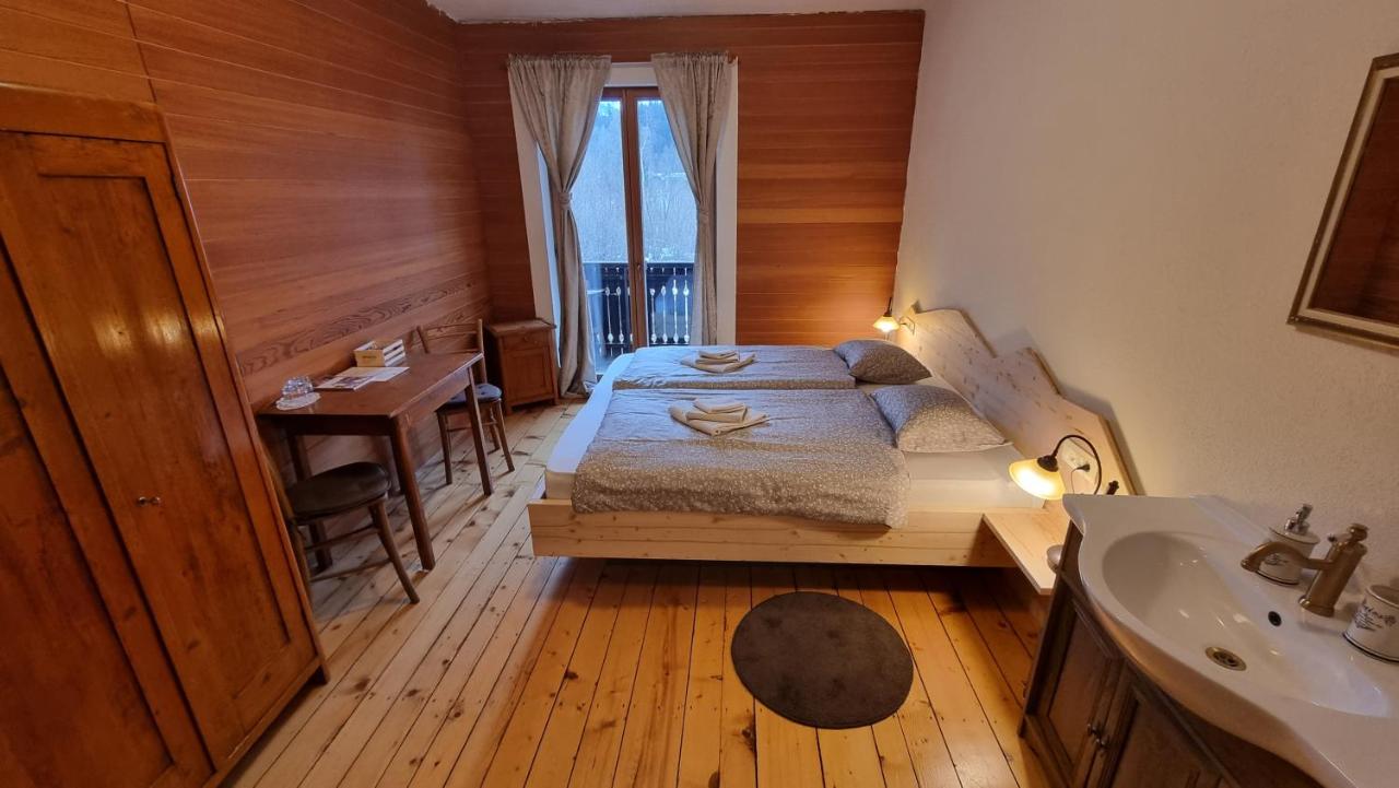 Double Room with Shared Bathroom