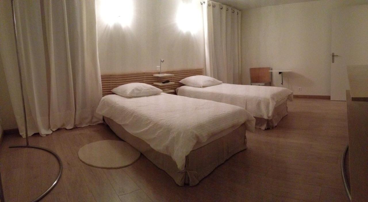 Doppel-/Zweibettzimmer mit Bad