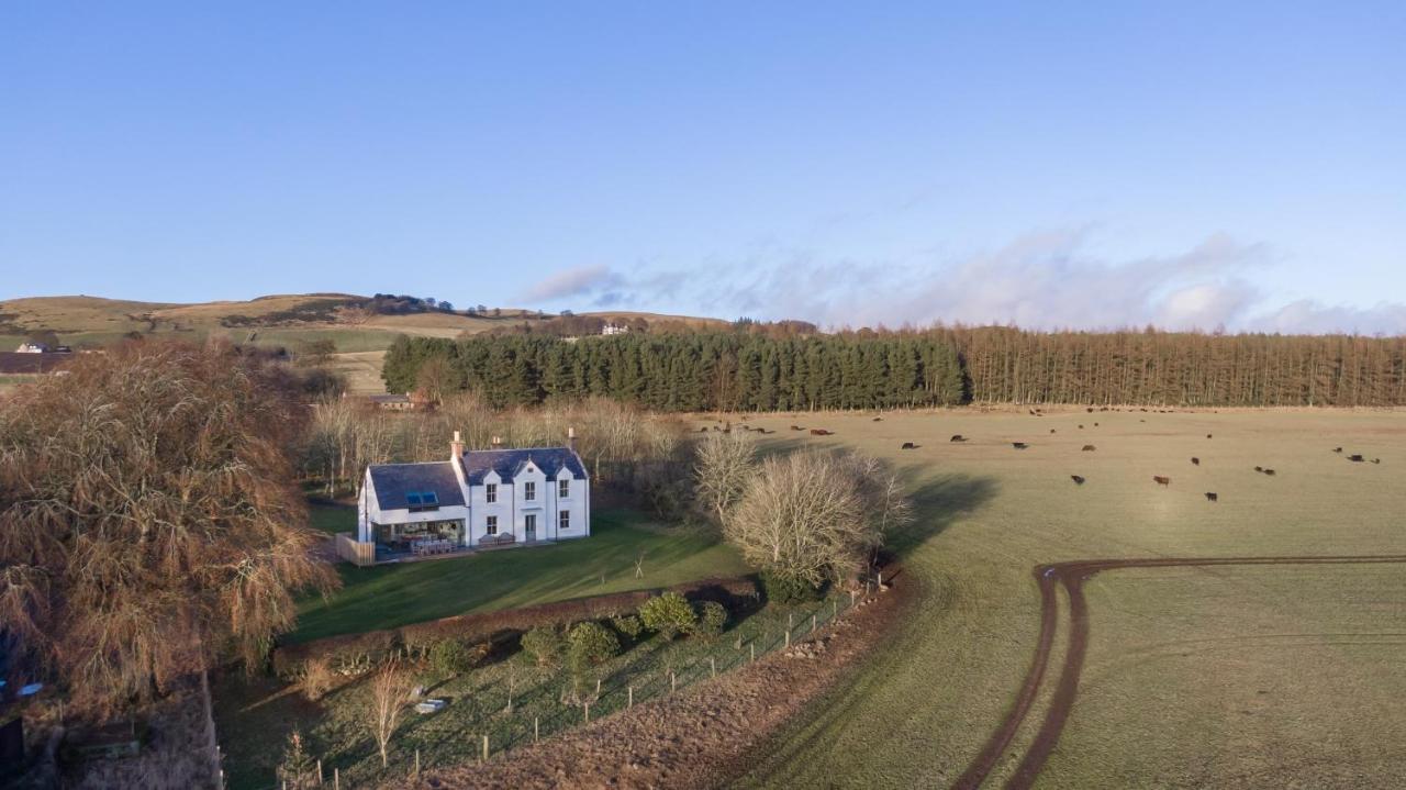 Greenmyre Farmhouse with Hot Tub - B&B