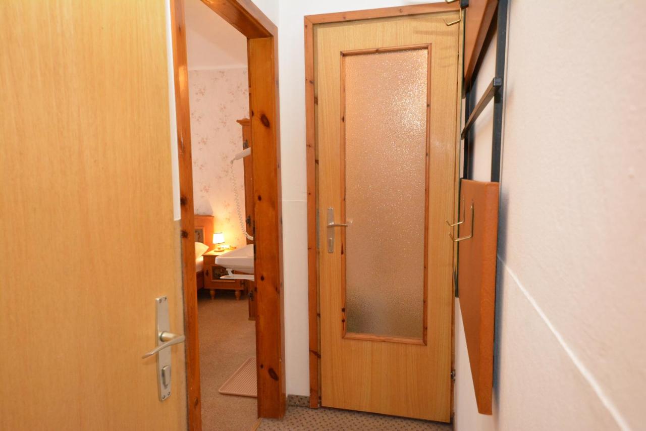 Chambre Double ou Lits Jumeaux avec Salle de Bains