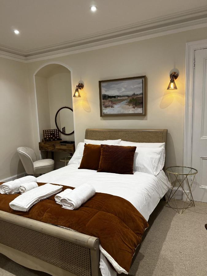 Deluxe Double Room with Shower