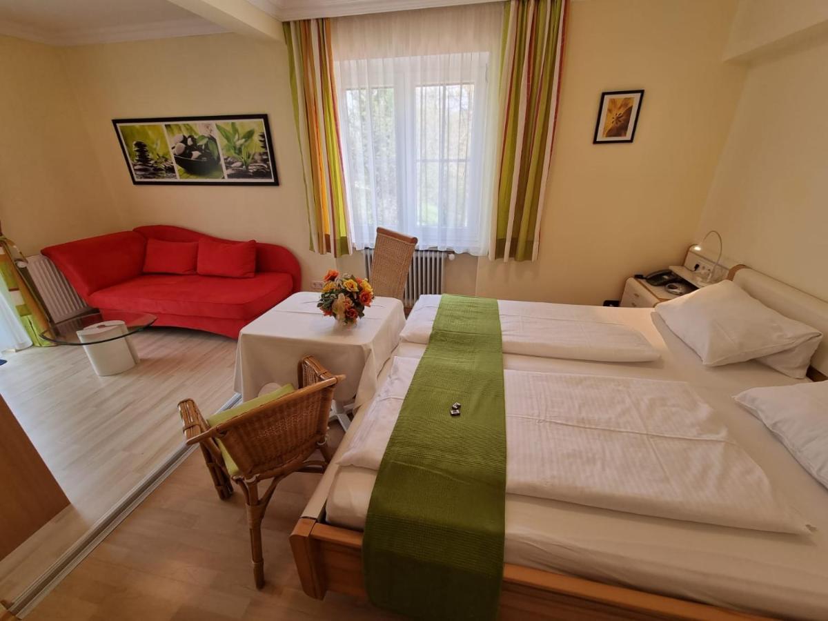 Doppelzimmer mit Balkon