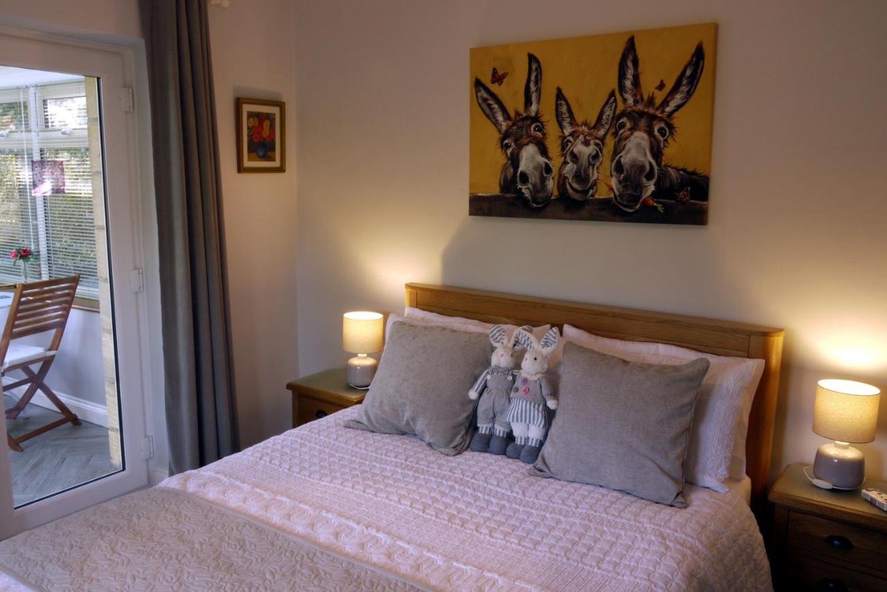 B&B Cirencester - Cosy Stone Cottage, The Bungalow Perrotts Brook - Bed and Breakfast Cirencester