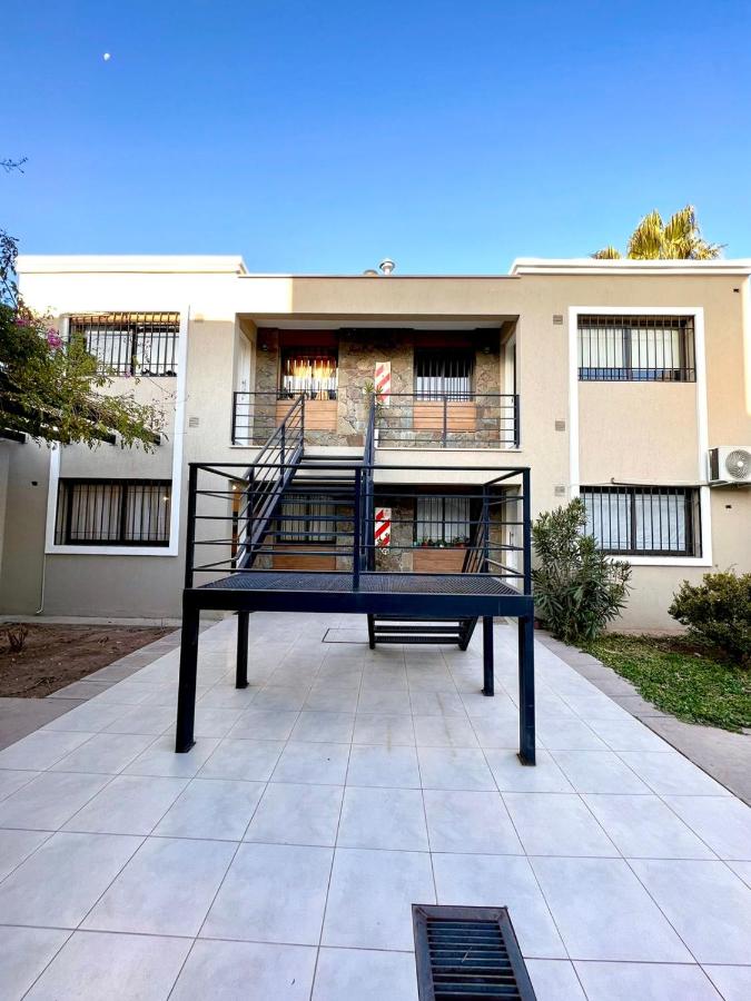 Lumiere Apartments 4- Confortable Departamento en Complejo Residencial - Bed and Breakfast Mendoza