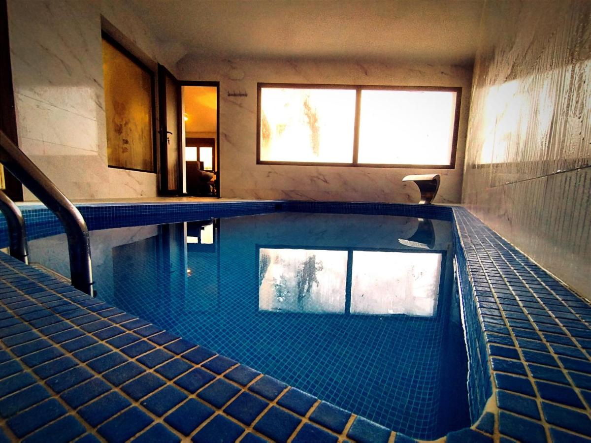 El Aprisco, con piscina climatizada en Hueva-Guadalajara - B&B Hueva