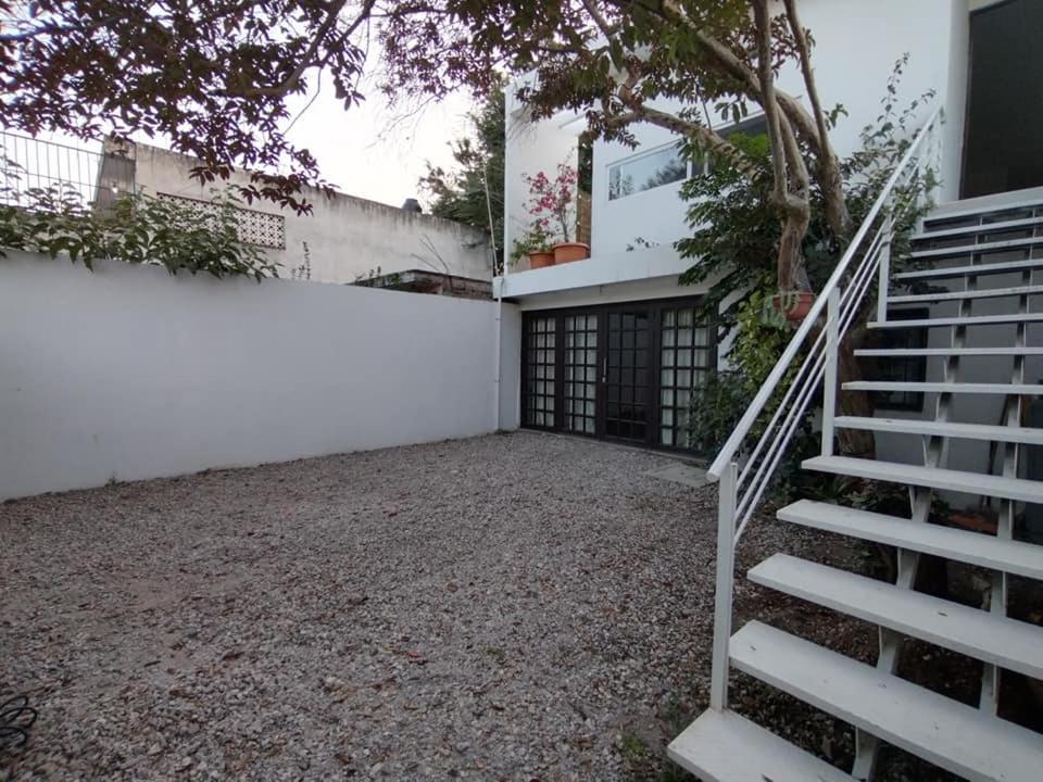 Casa Mango amplia con alberca y cerca de la Media Luna !!! - B&B