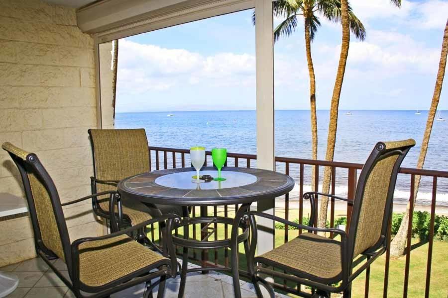 KIHEI BEACH, #303 condo - Bed and Breakfast