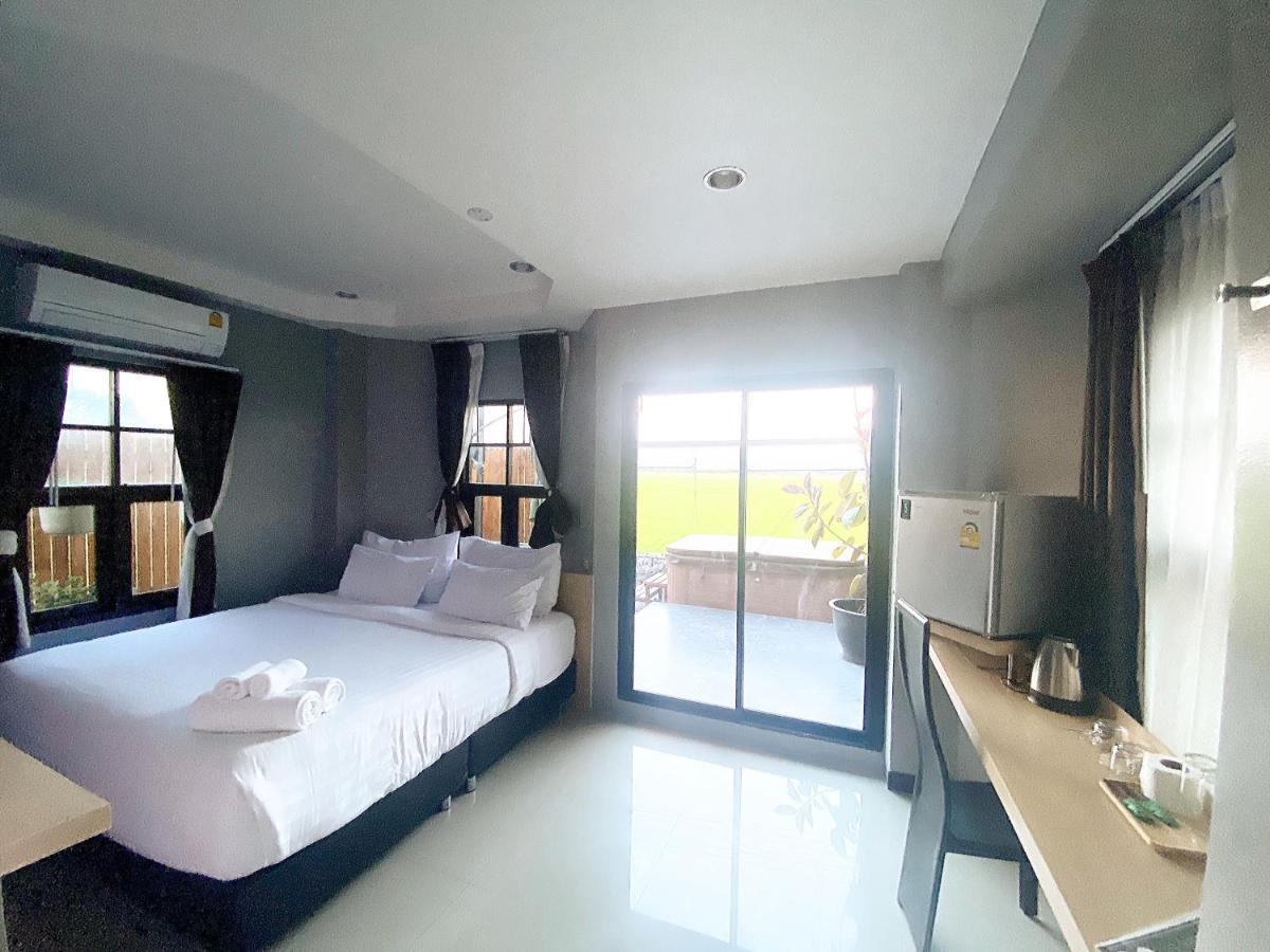 B&B Kamphaeng Phet - Maze Pool Villa Resort - Bed and Breakfast Kamphaeng Phet