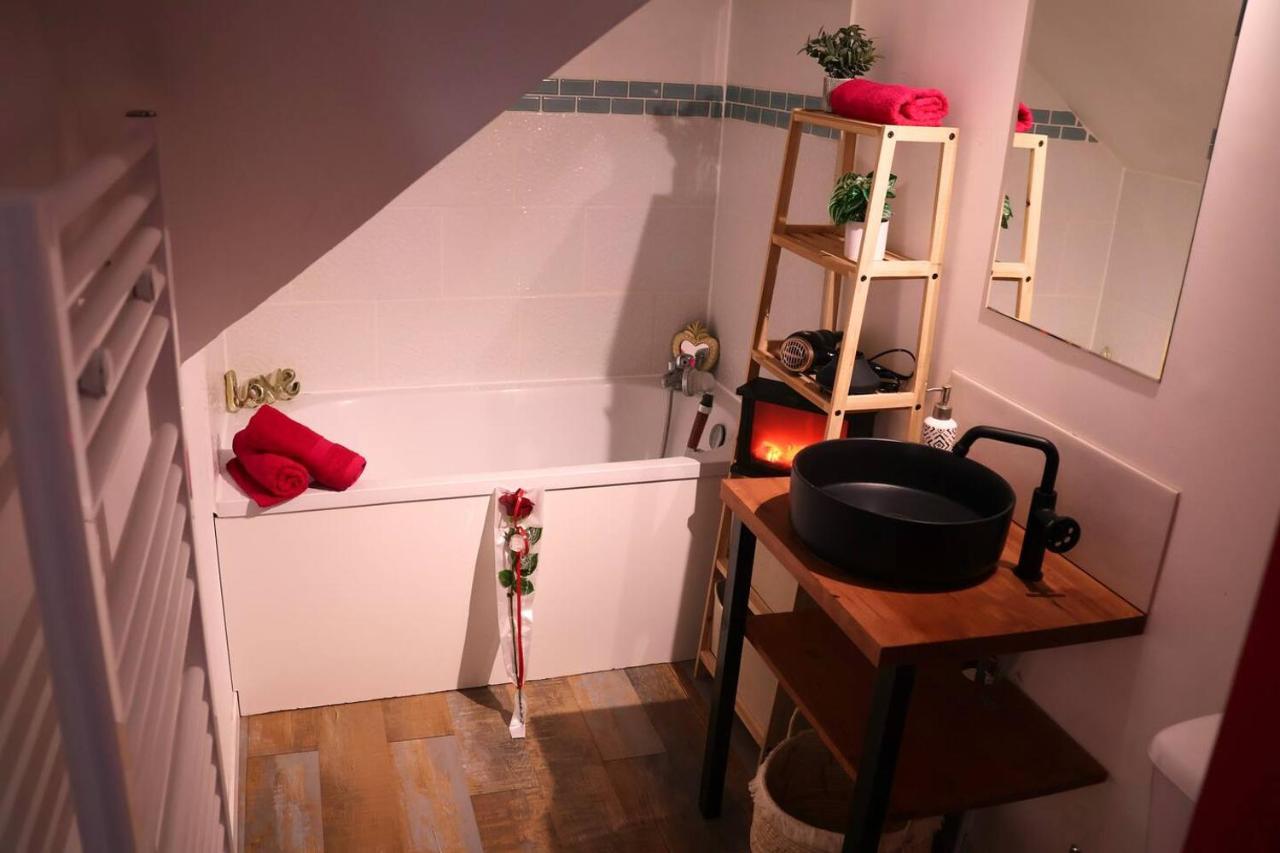 ROMANTIC STUDIO EVE - PROCHE GARE - NETFLIX - WiFi - B&B