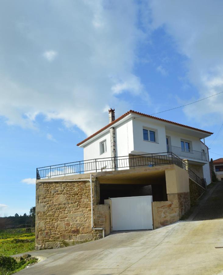 B&B Porto do Son - Casa das Laxas, recién reformada con 5 dormitorios en entorno natural - Bed and Breakfast Porto do Son