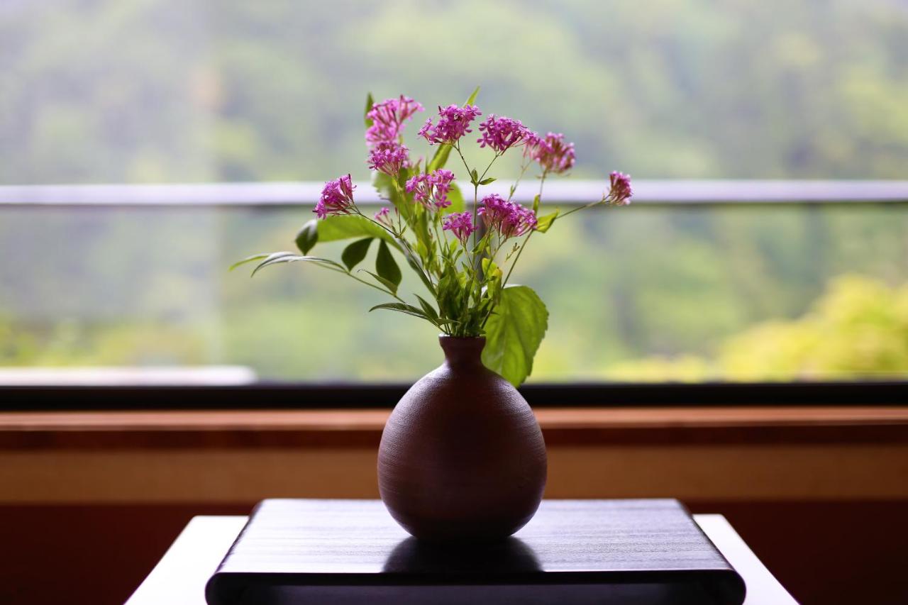 Twin Room with Tatami Area with Mountain View