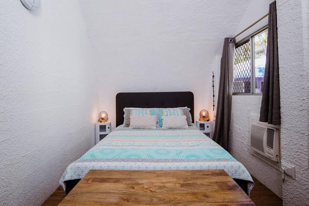 Unique Ocean-front Igloo at Trinity Beach sleeps 2 - B&B Trinity Beach