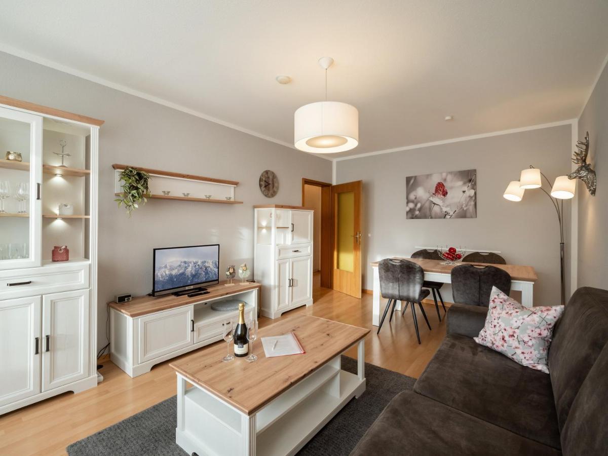 Ferienwohnanlage Oberaudorf E3 mit Hallenbad und Sauna - Bed and Breakfast Oberaudorf