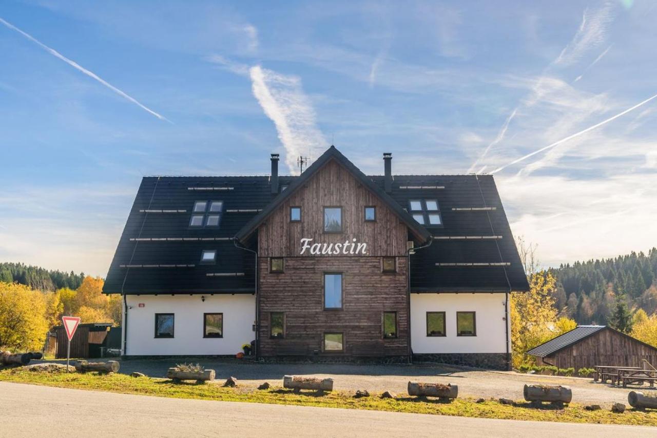 Apartmány Faustin - Bed and Breakfast