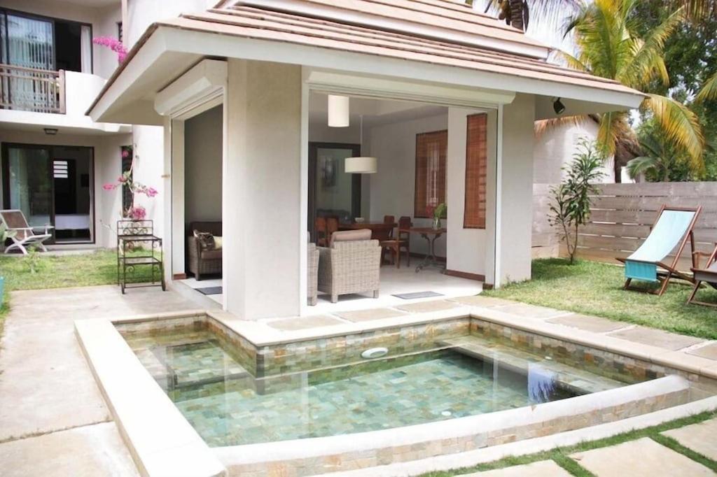 Modern Villa with service. Exceptional beach, private swimming pool - B&B