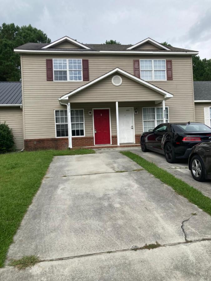 Luxury Townhome Jacksonville, NC - Bed and Breakfast Jacksonville