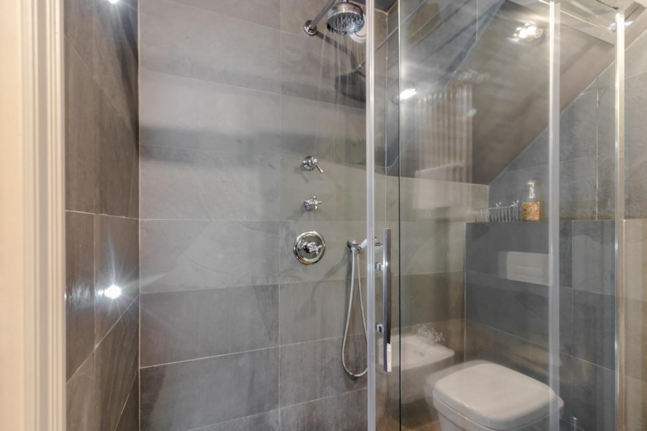 Double or Twin Room with Private Bathroom