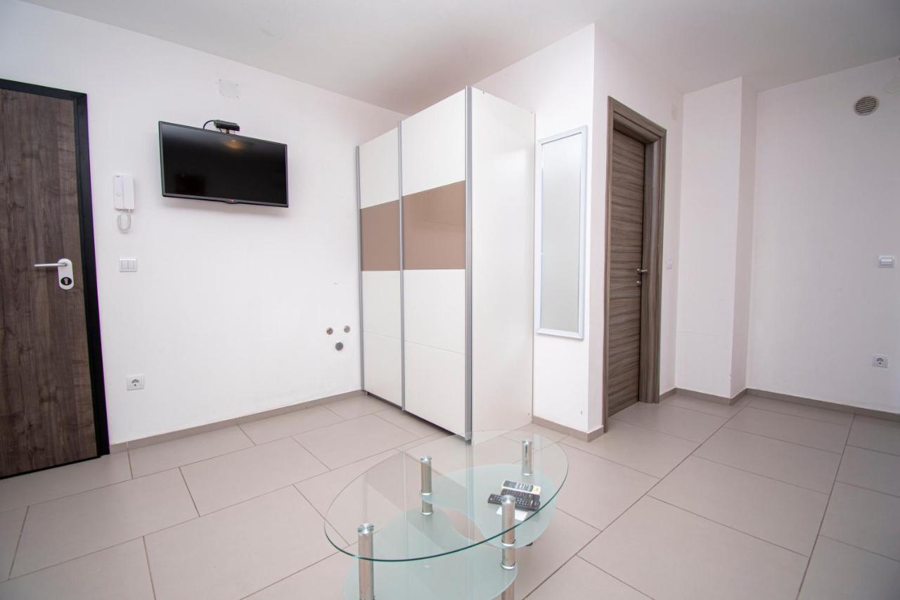 Estudio con cama extragrande