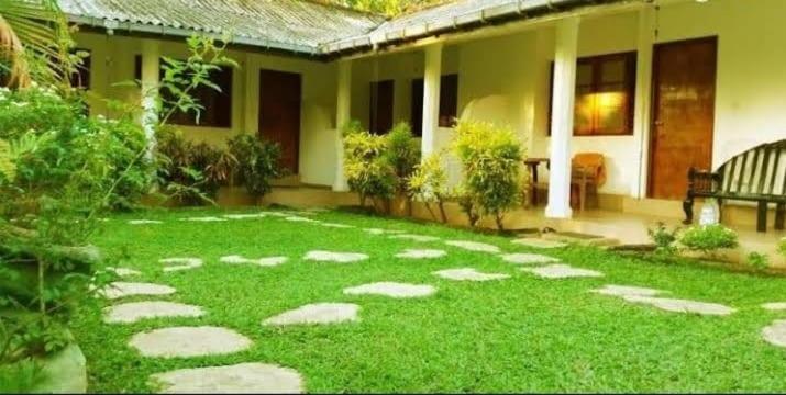 B&B Polonnaruwa - Green Parrot Family Resort - Bed and Breakfast Polonnaruwa